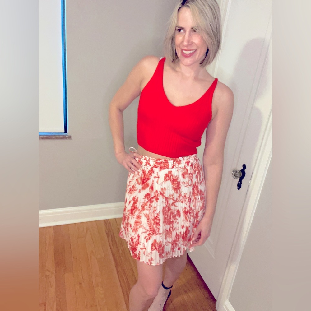 💋❤️ Club Monaco Pleated Skirt! ❤️💋